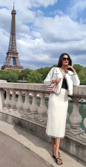 Elegantes und zeitloses Set aus Jacke und Rock